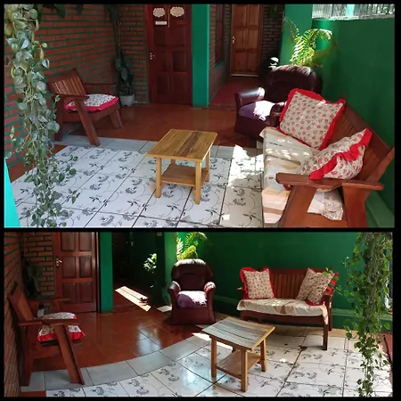 Hostel El Amanecer Puerto Iguazu Exterior photo